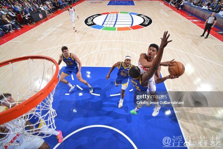 格兰姆斯数据全面！全场9投3中砍下10分9篮板4助攻1抢断1盖帽